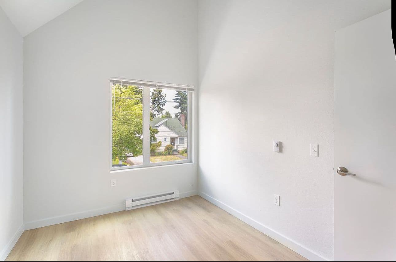 5874 N Harvard St - Thumbnail 5